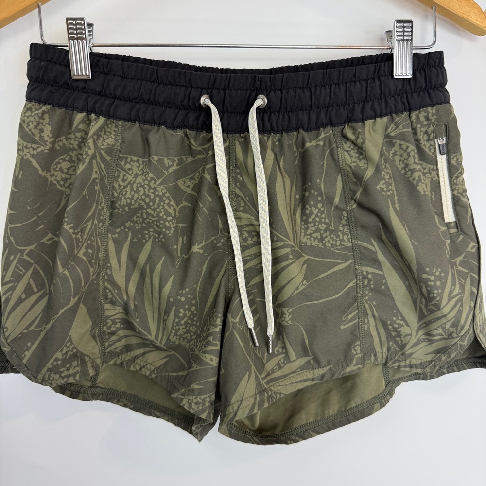 Vuori Clementine Olive Green Tropical Print - Picture 15 of 16